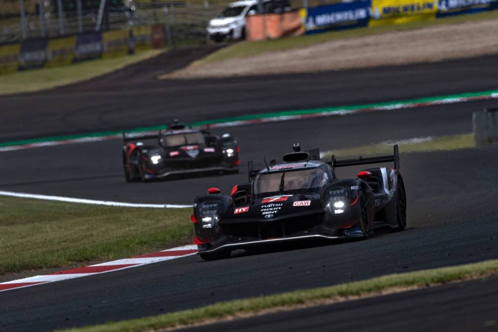 Ciężki wyścig na torze Fuji dla TOYOTA GAZOO Racing